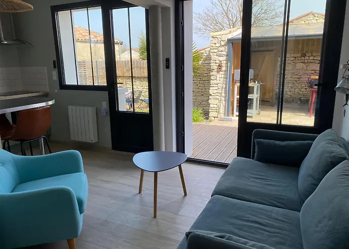 Charming House - Village Holiday home *