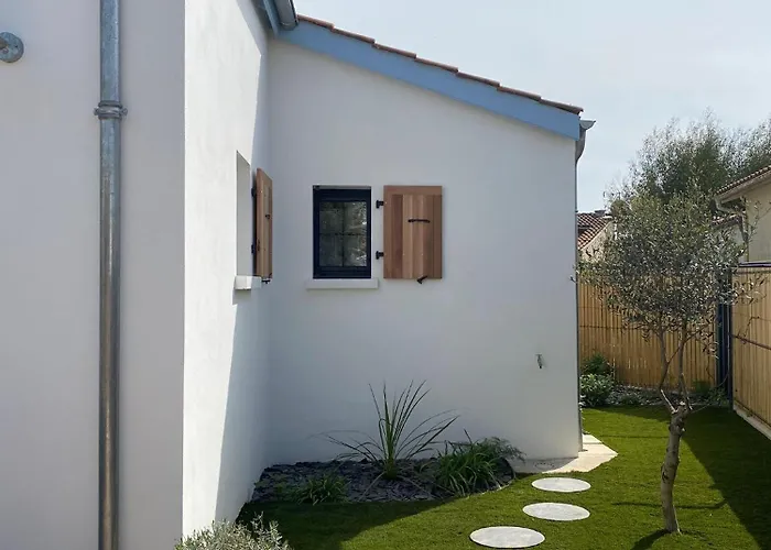 Charming House - Village Holiday home *